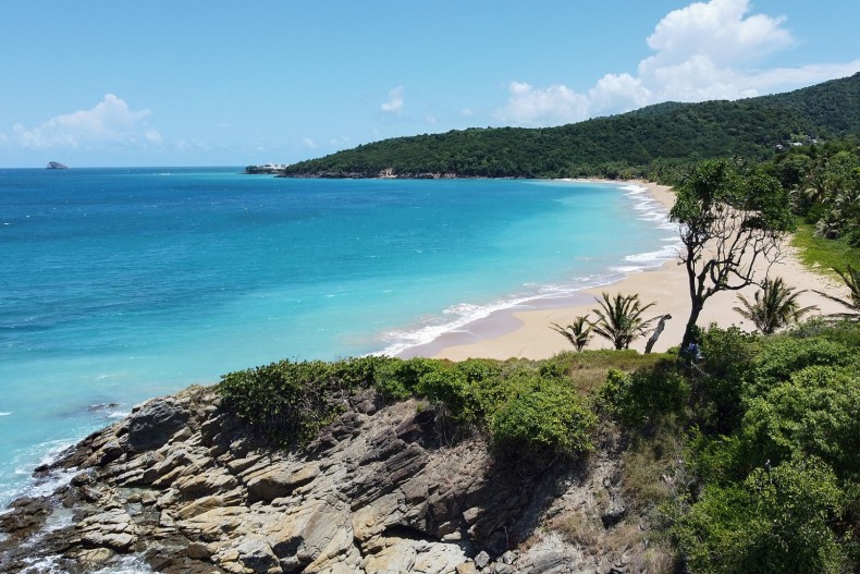 Villa Bleue 2 chambres avec piscine privée KAZ COCO VERTE ENV 3.jpg